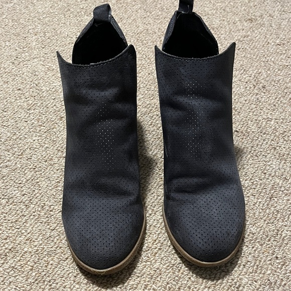 Dolce Vita Shoes - Charcoal Gray Dolce Vita DV8 Ankle Boots 7M